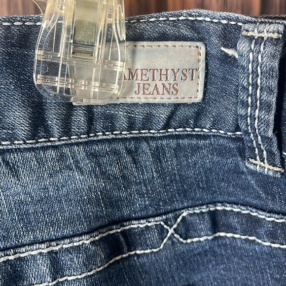 Amethyst Jeans Capris - Picture 4 of 5